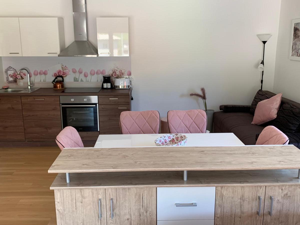 Apartmaji Pr' Nas Лашко Екстер'єр фото